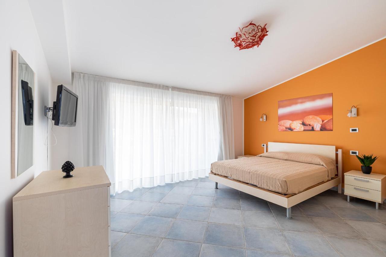 Terraces D'Orlando - Family Apartments With Sea View And Pool Capo d'Orlando Luaran gambar