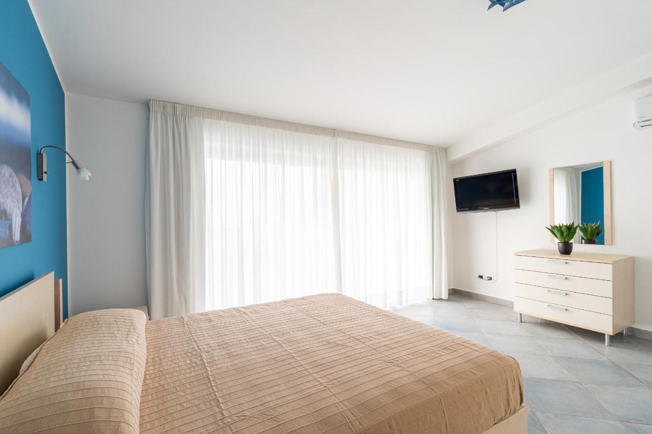 Terraces D'Orlando - Family Apartments With Sea View And Pool Capo d'Orlando Luaran gambar