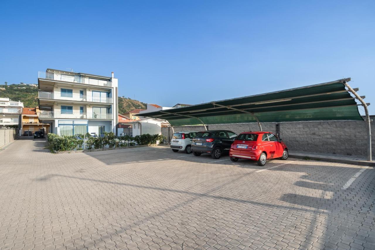 Terraces D'Orlando - Family Apartments With Sea View And Pool Capo d'Orlando Luaran gambar